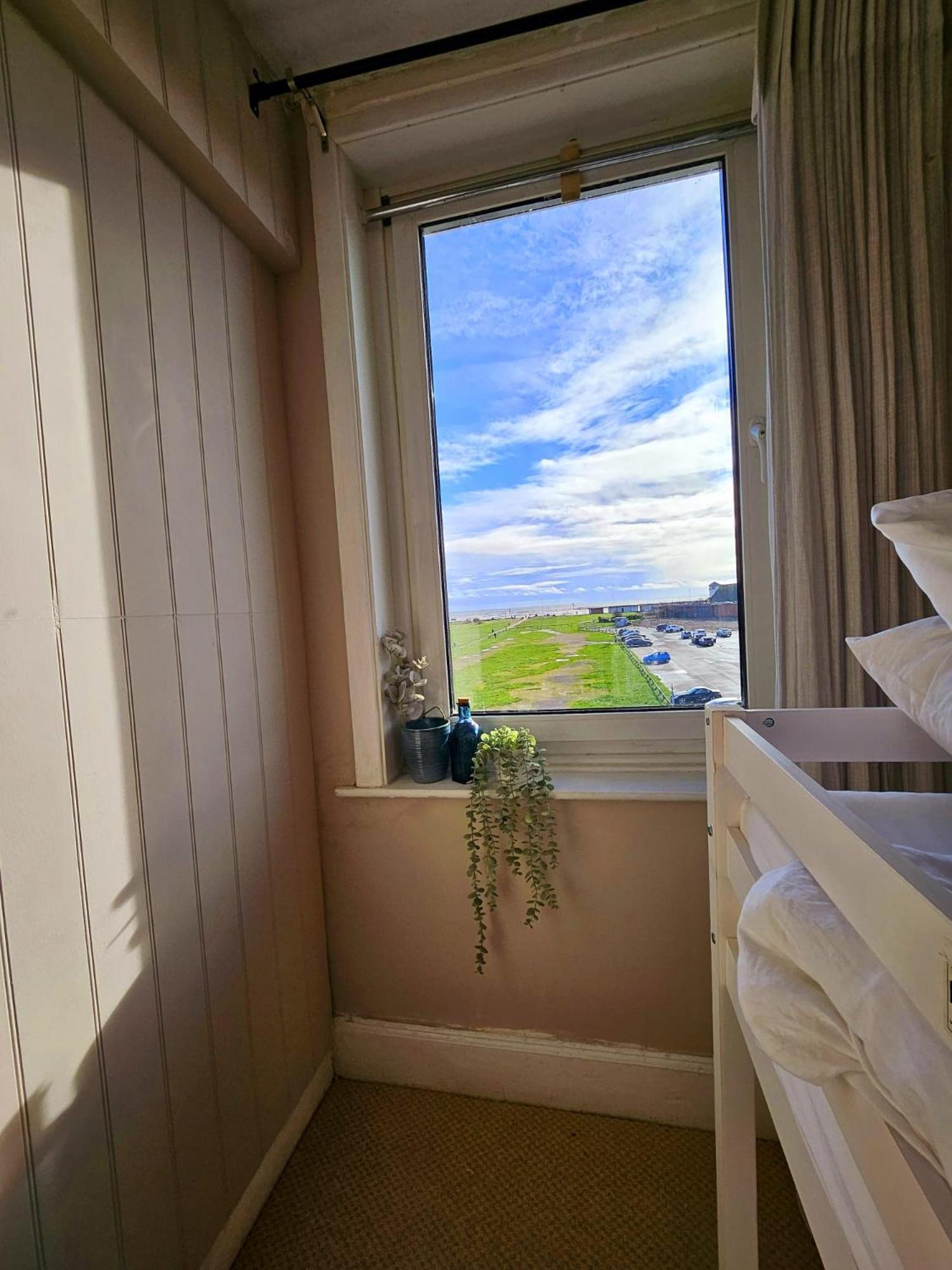 Seaview 2 Bedroom Apartment Littlehampton Dış mekan fotoğraf
